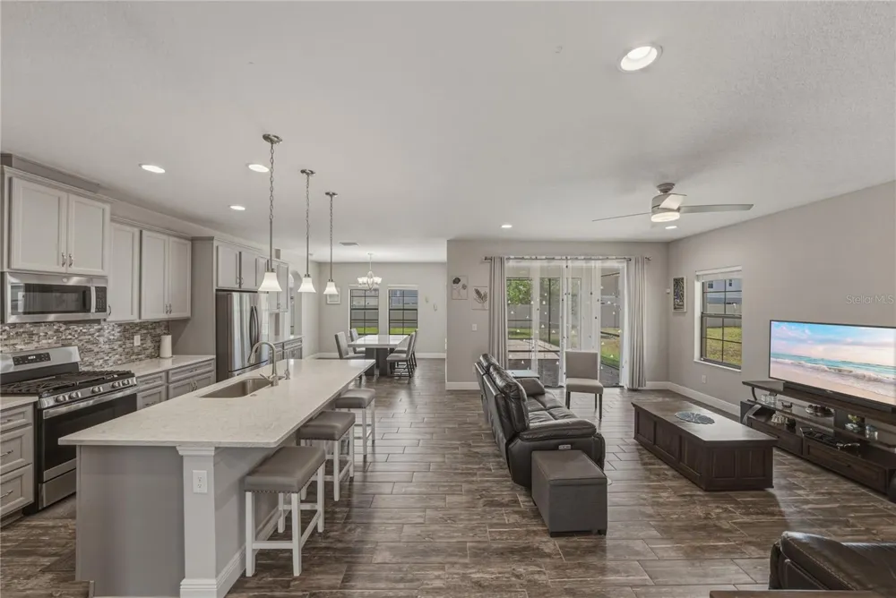 14633 RED CASTLE AVENUE Lithia, FL 33547