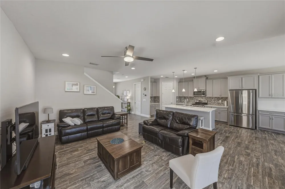 14633 RED CASTLE AVENUE Lithia, FL 33547