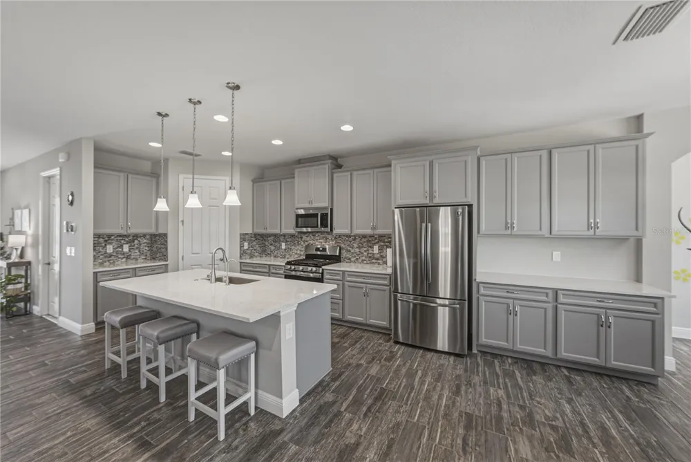 14633 RED CASTLE AVENUE Lithia, FL 33547