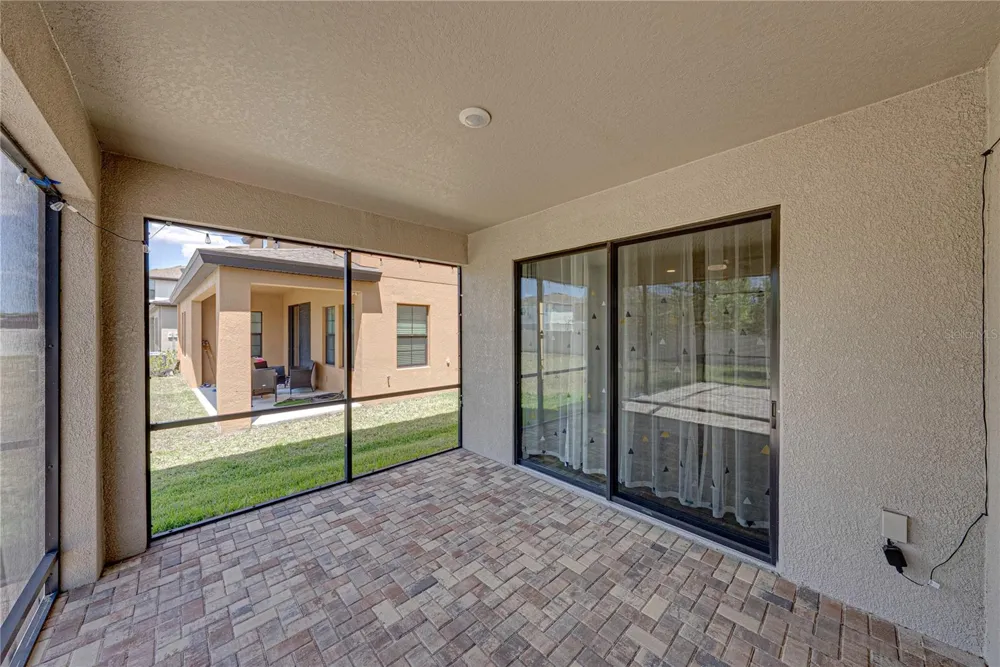 14633 RED CASTLE AVENUE Lithia, FL 33547