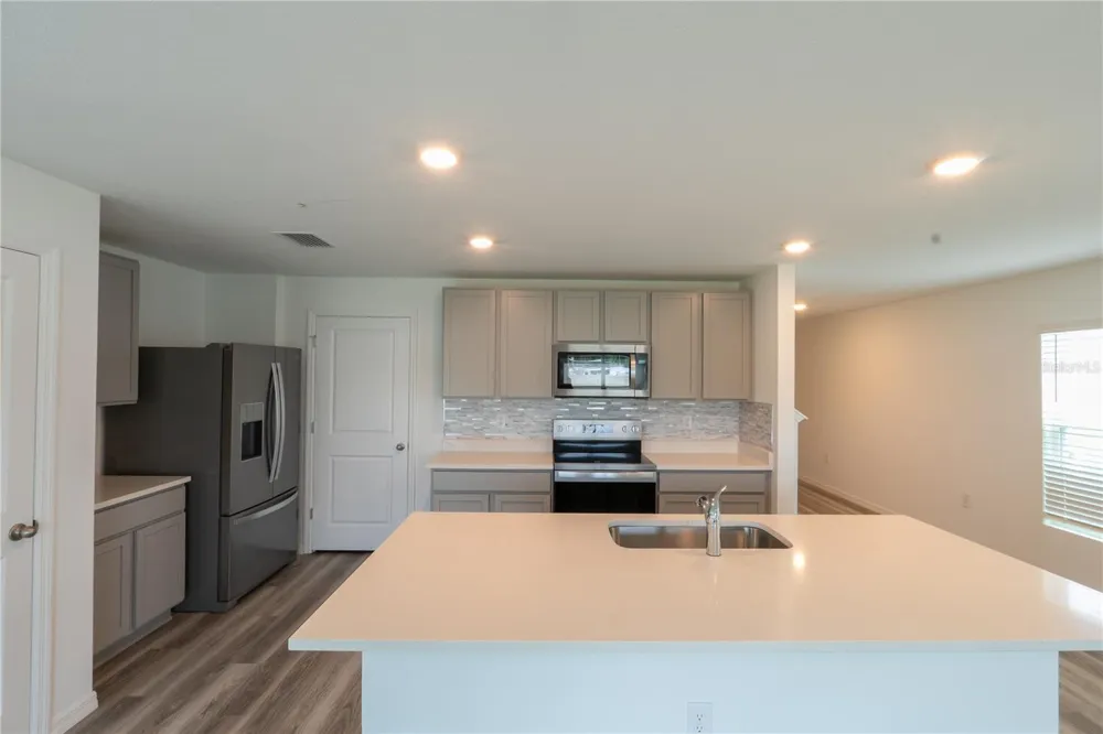 4409 SAND DOLLAR WAY Zephyrhills, FL 33541