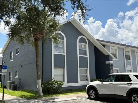 4160 PERSHING POINTE PLACE #3