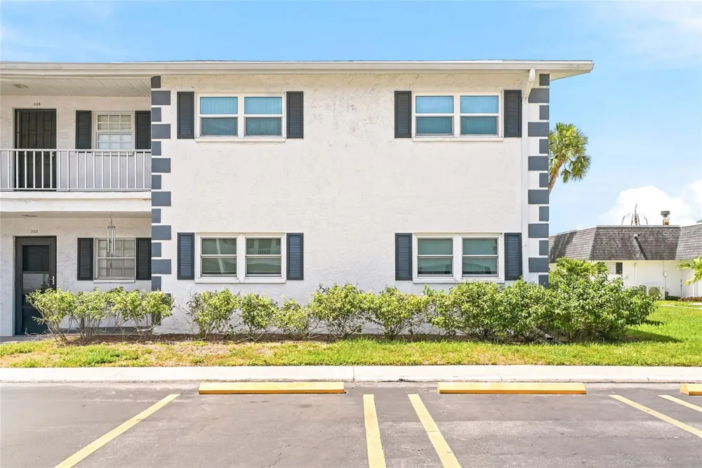 202 46TH AVENUE TERRACE W #UNIT #209 Bradenton, FL 34207