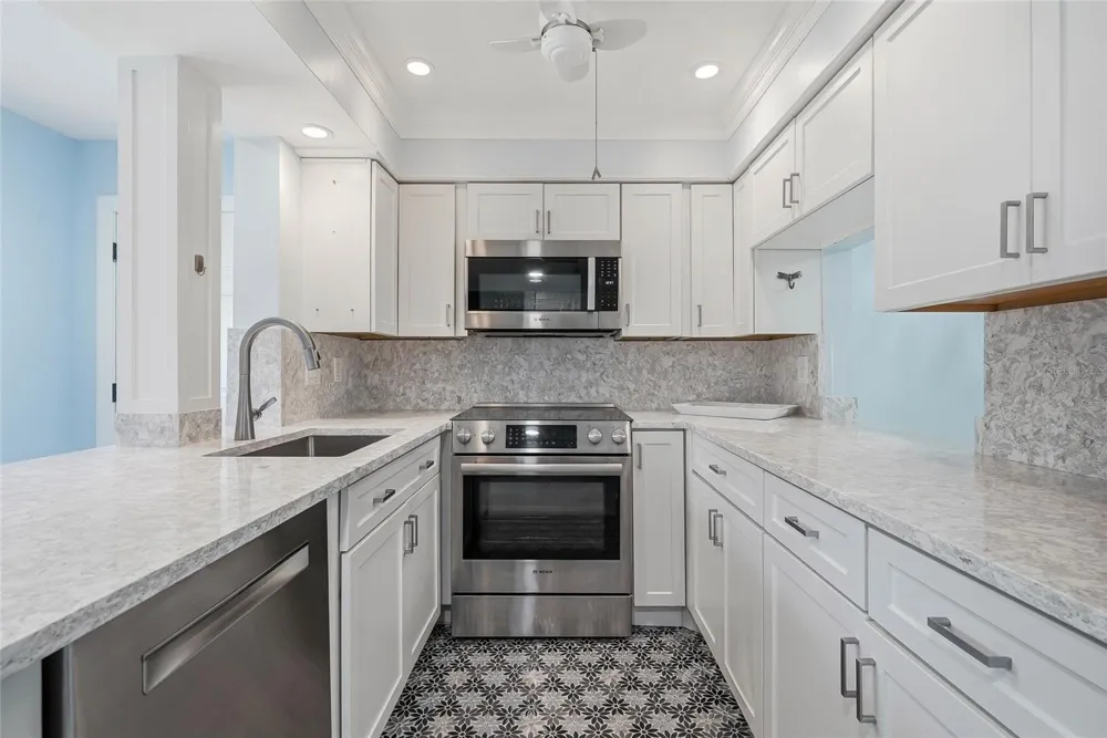 202 46TH AVENUE TERRACE W #UNIT #209 Bradenton, FL 34207