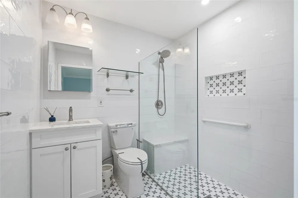 202 46TH AVENUE TERRACE W #UNIT #209 Bradenton, FL 34207