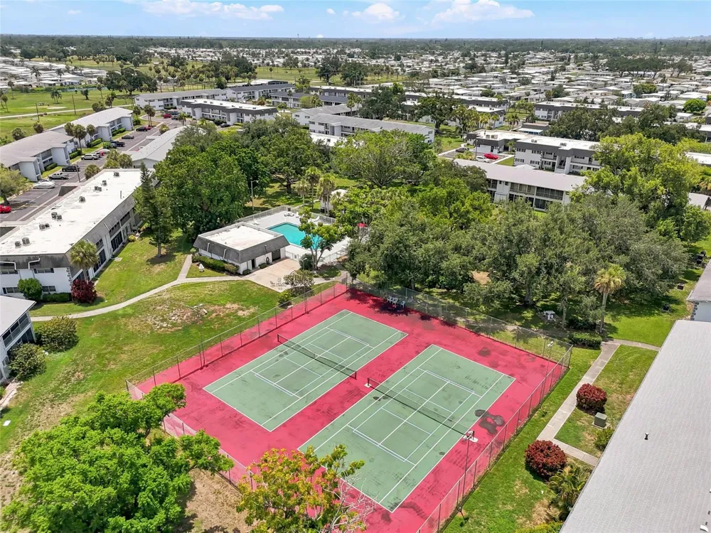 202 46TH AVENUE TERRACE W #UNIT #209 Bradenton, FL 34207