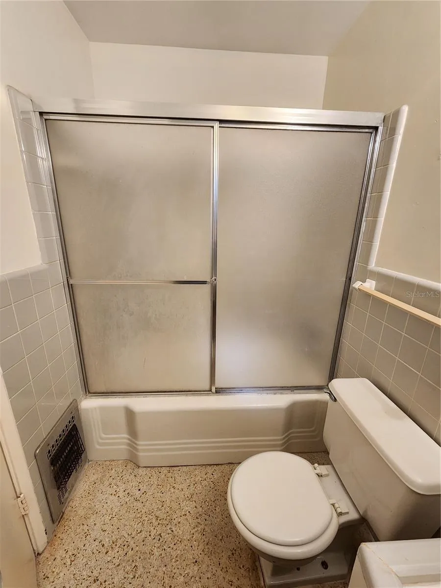 1339 NW 25 TERRACE Gainesville, FL 32605
