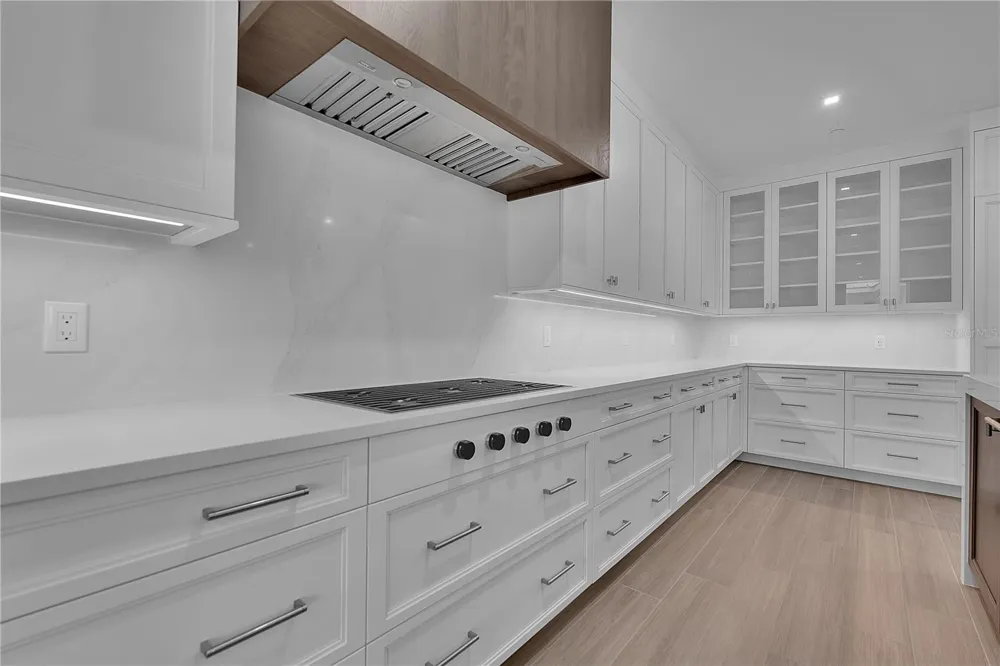 70 AVENIDA VENECCIA #304 Sarasota, FL 34242