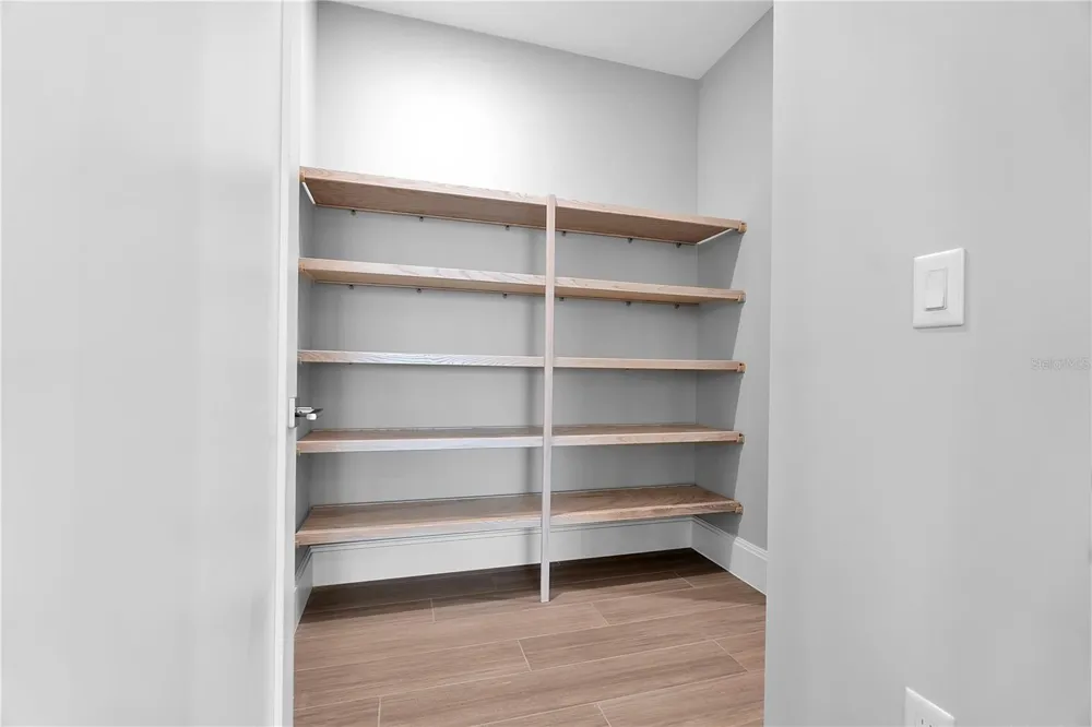70 AVENIDA VENECCIA #304 Sarasota, FL 34242