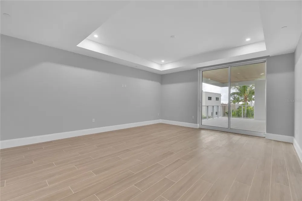 70 AVENIDA VENECCIA #304 Sarasota, FL 34242