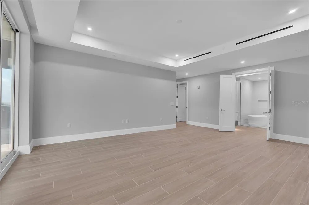 70 AVENIDA VENECCIA #304 Sarasota, FL 34242