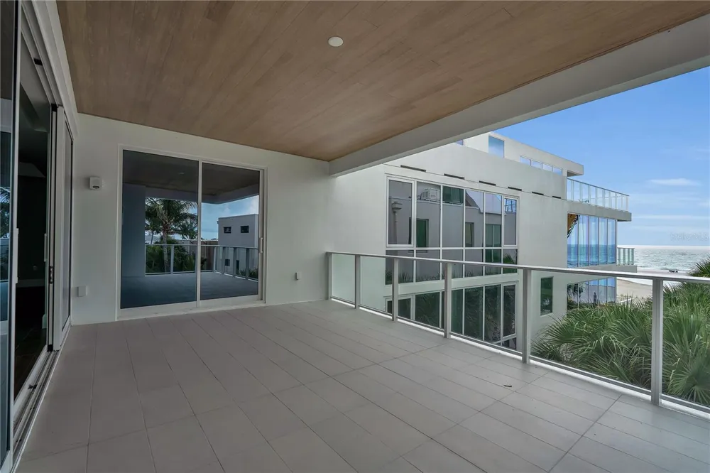 70 AVENIDA VENECCIA #304 Sarasota, FL 34242