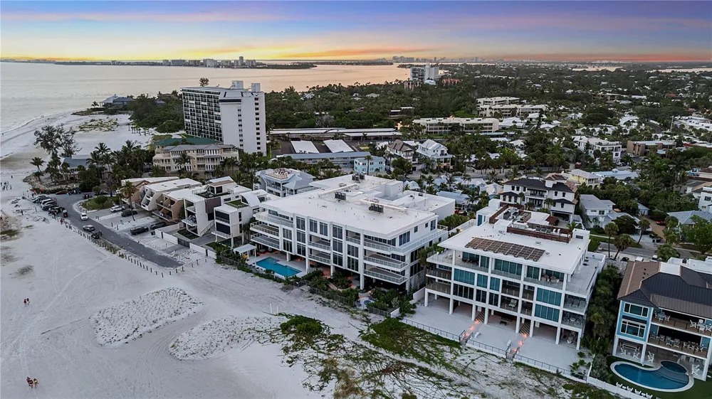 70 AVENIDA VENECCIA #304 Sarasota, FL 34242
