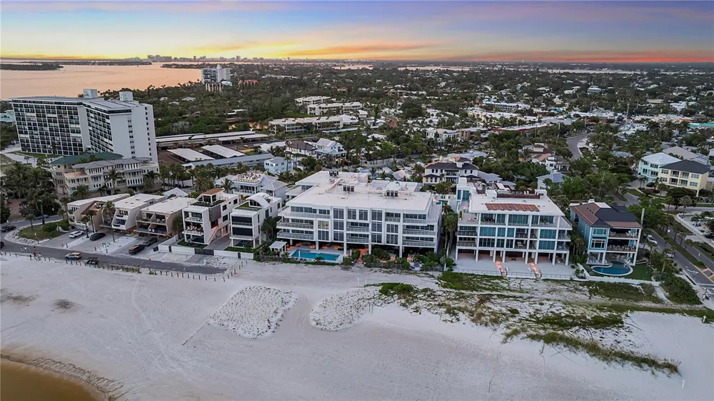 70 AVENIDA VENECCIA #304 Sarasota, FL 34242