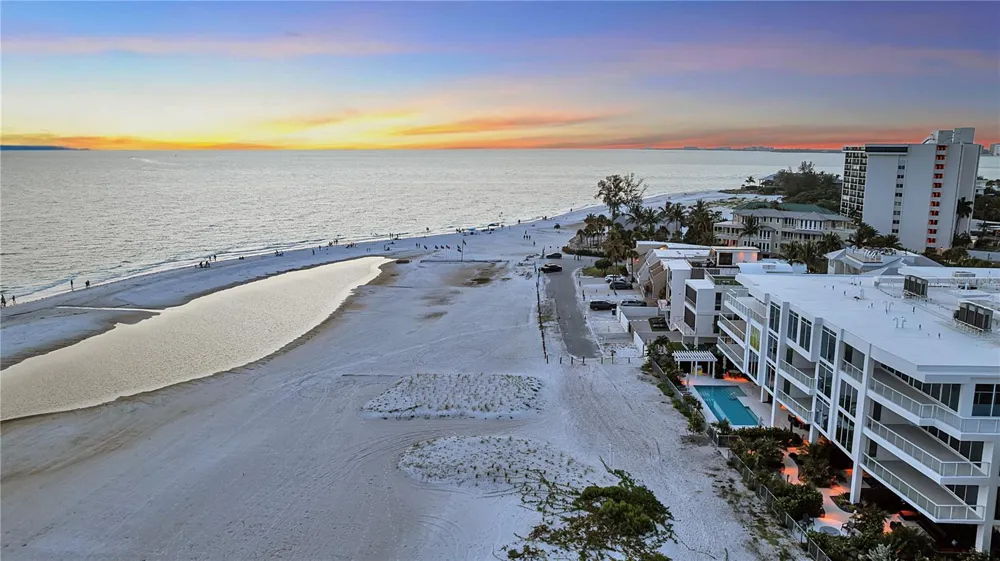 70 AVENIDA VENECCIA #304 Sarasota, FL 34242