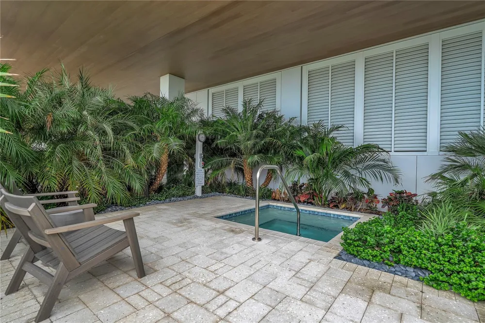 70 AVENIDA VENECCIA #304 Sarasota, FL 34242