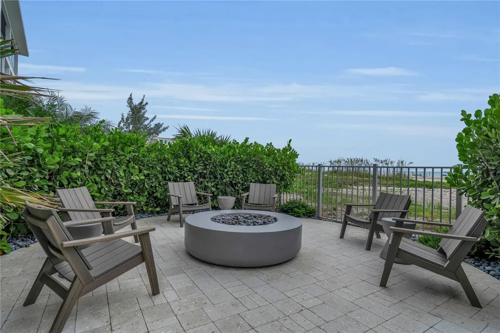 70 AVENIDA VENECCIA #304 Sarasota, FL 34242