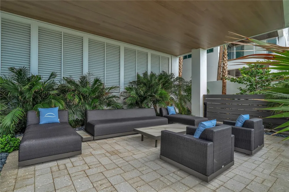 70 AVENIDA VENECCIA #304 Sarasota, FL 34242