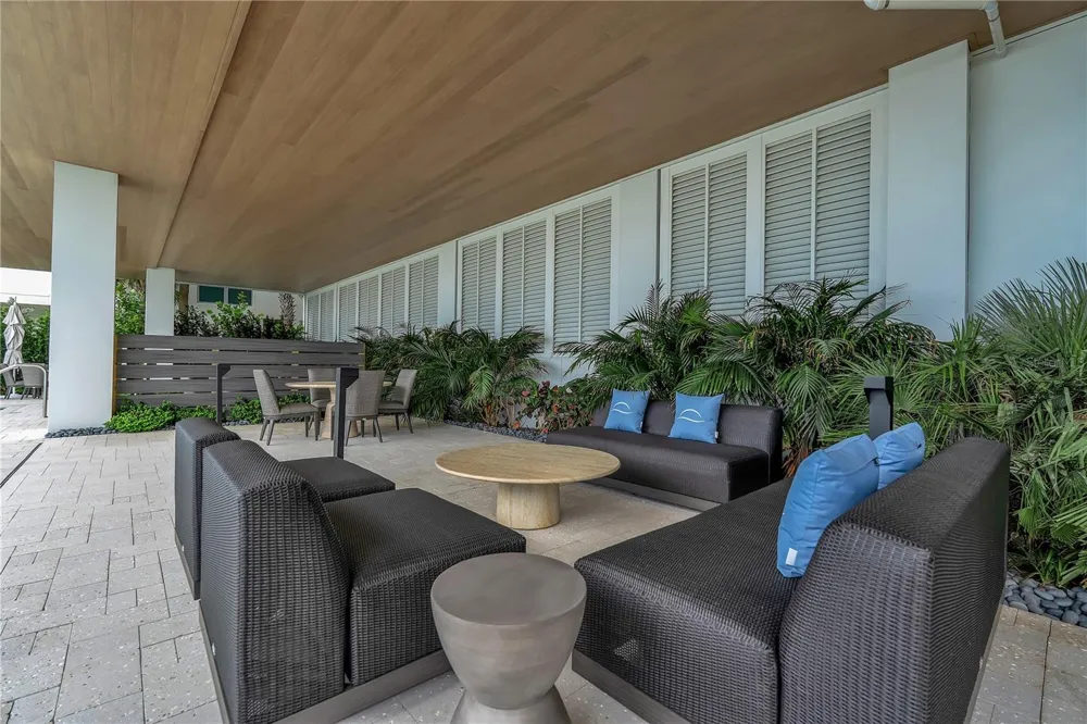 70 AVENIDA VENECCIA #304 Sarasota, FL 34242