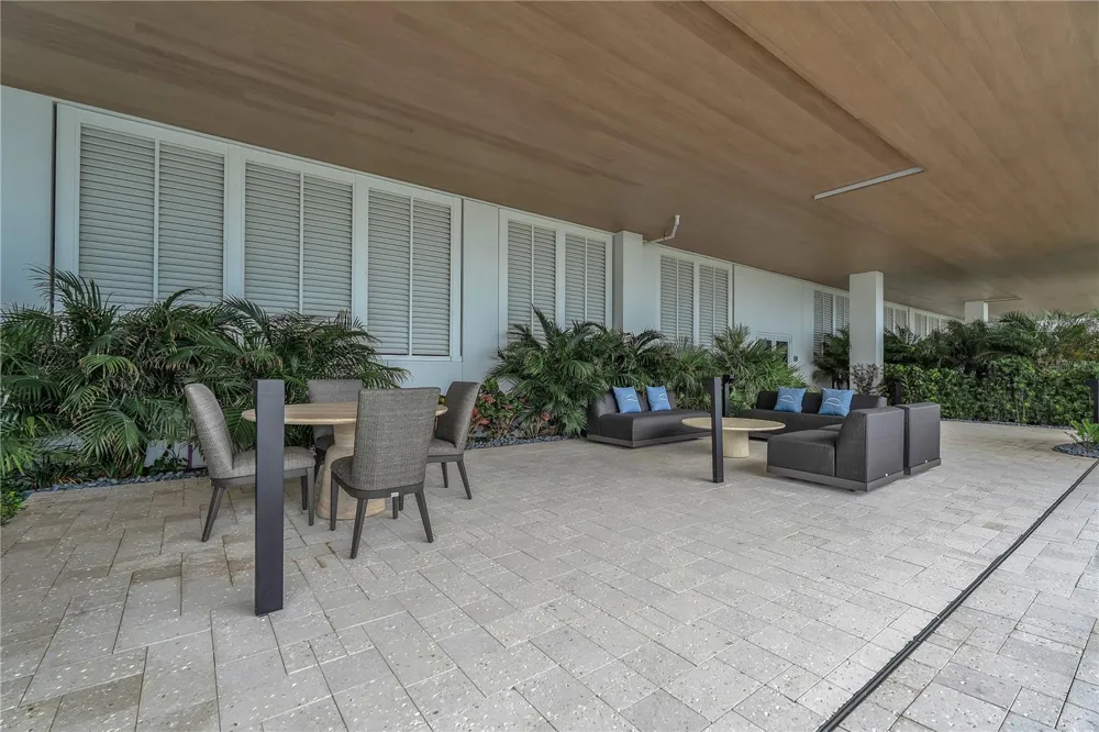 70 AVENIDA VENECCIA #304 Sarasota, FL 34242
