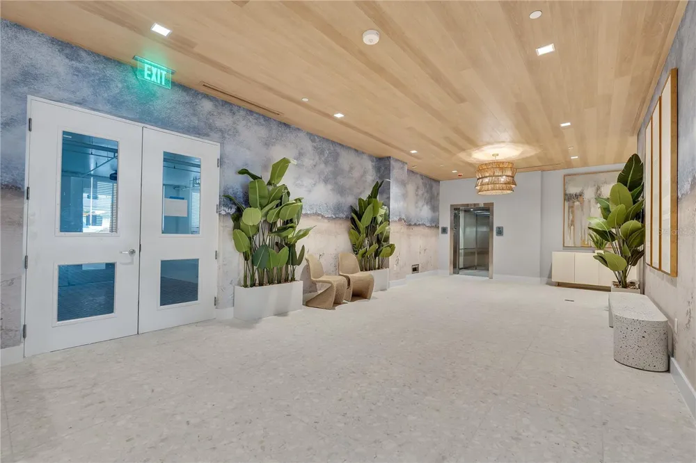 70 AVENIDA VENECCIA #304 Sarasota, FL 34242