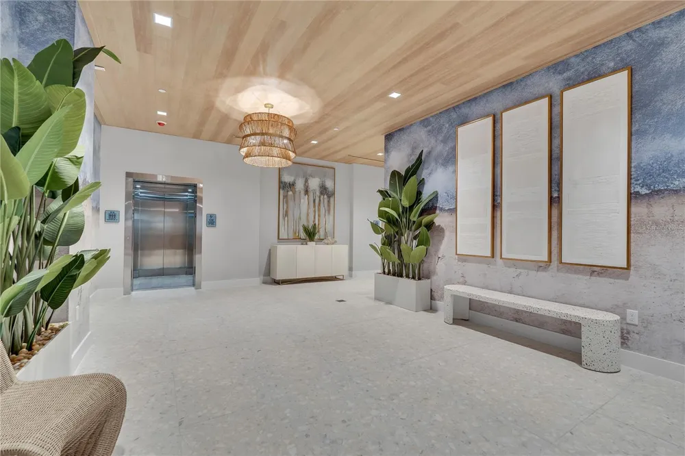 70 AVENIDA VENECCIA #304 Sarasota, FL 34242