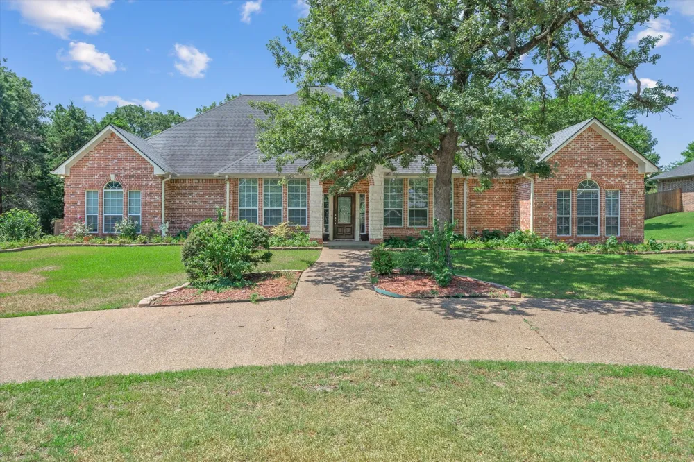 690 County Road 2310 Mineola, TX 75773