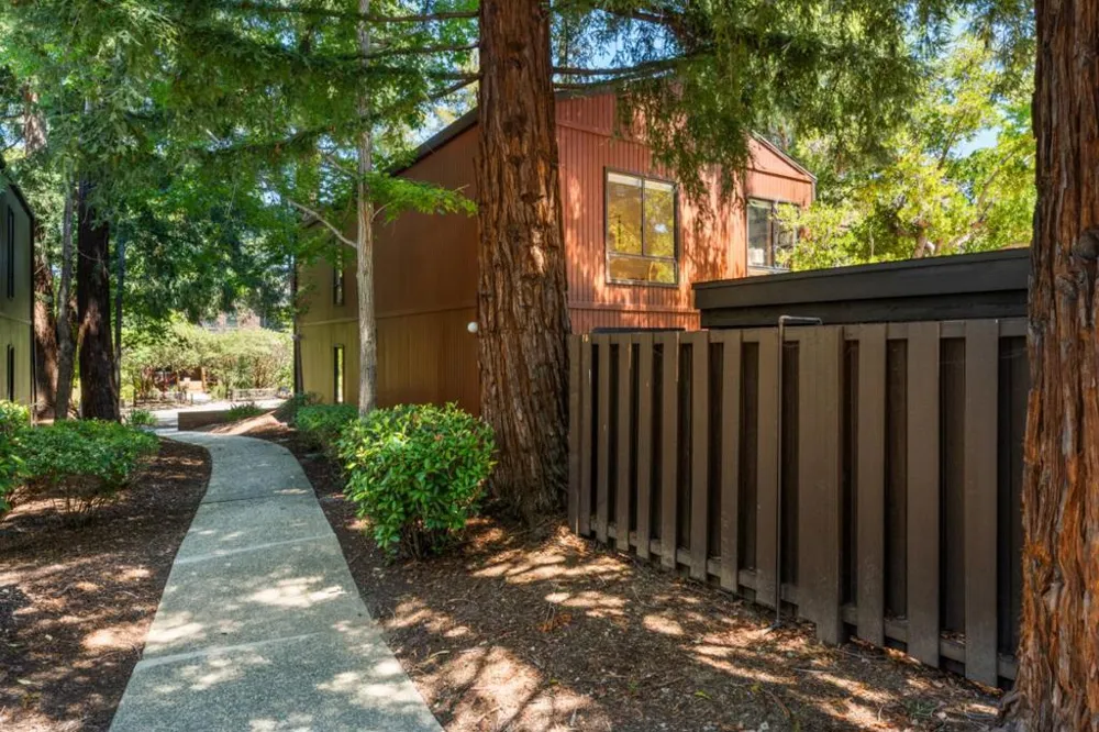 62 Pearce Mitchell Place #62 Stanford, CA 94305