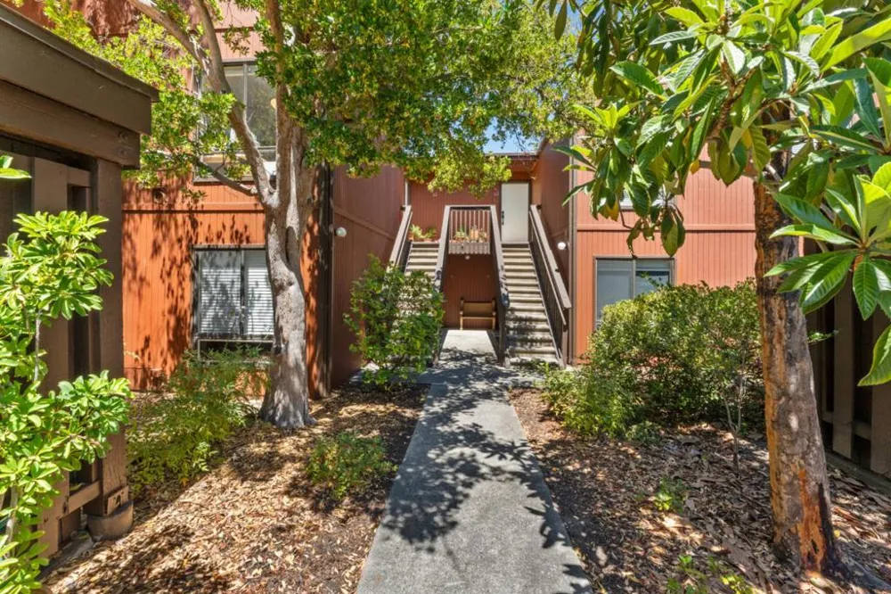 62 Pearce Mitchell Place #62 Stanford, CA 94305