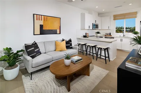 1425 E Via Acero