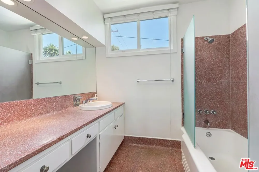 609 Doheny Drive #C Beverly Hills, CA 90210