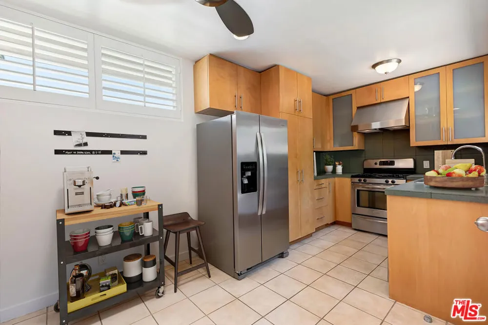 609 Doheny Drive #C Beverly Hills, CA 90210