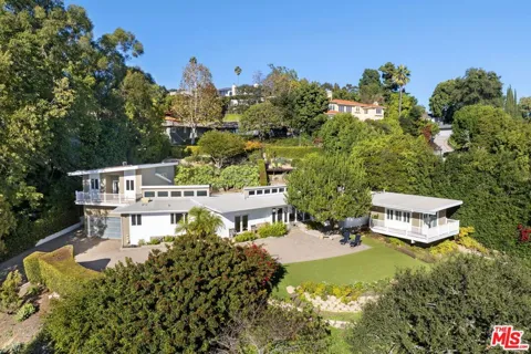 11215 W Sunset Boulevard