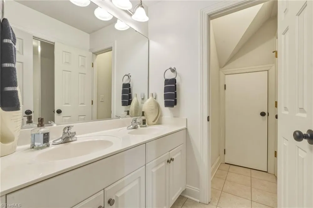 8186 McClanahan Drive Browns Summit, NC 27214