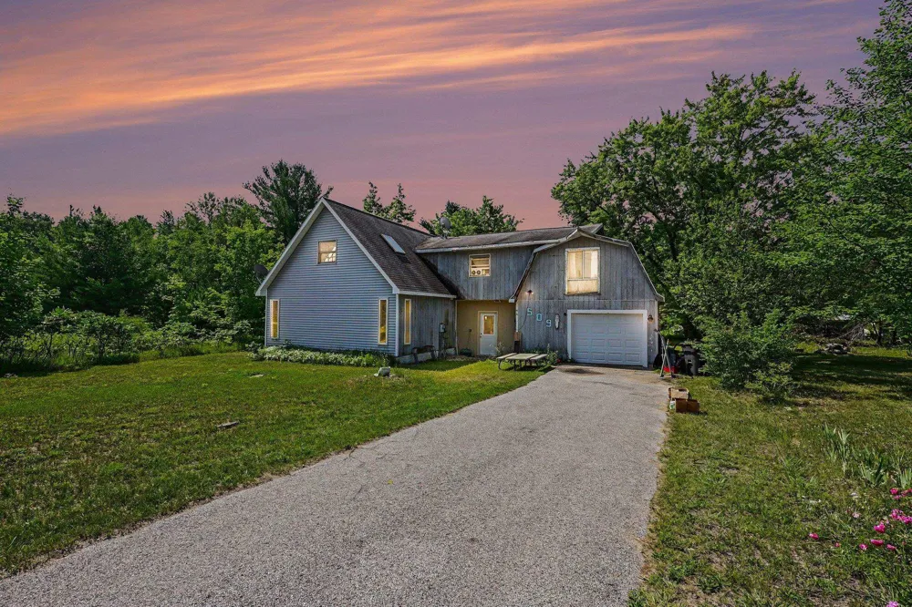 509 Gitchegumee Drive Hanover Township, MI 49620