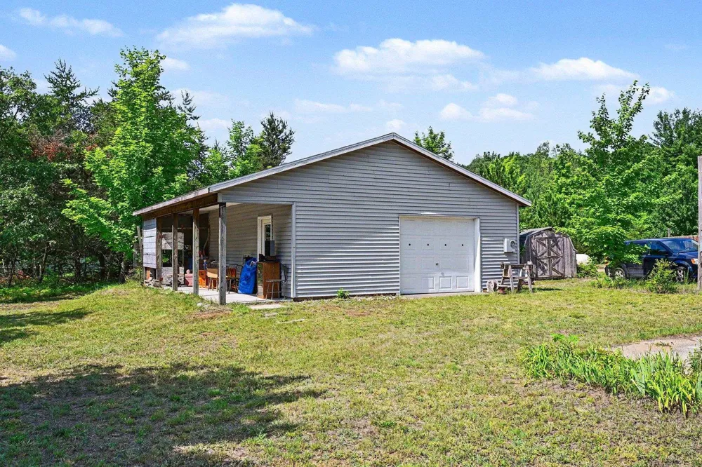 509 Gitchegumee Drive Hanover Township, MI 49620
