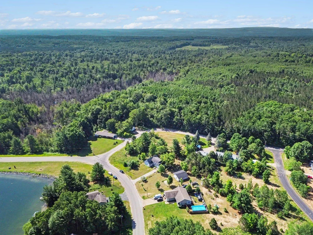 509 Gitchegumee Drive Hanover Township, MI 49620