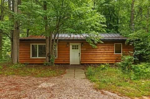 1304 Poplar Drive, Ne