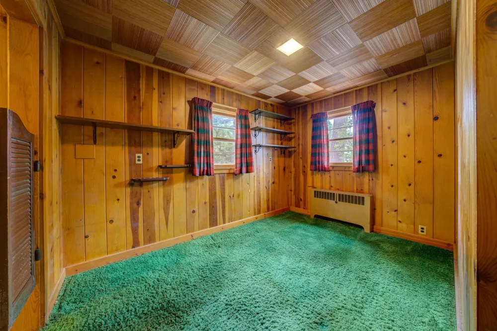 11111 S W Bayshore Drive Elmwood Charter Township, MI 49684