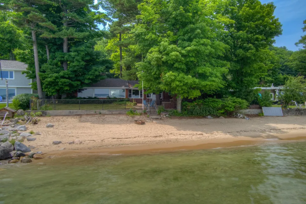 11111 S W Bayshore Drive Elmwood Charter Township, MI 49684