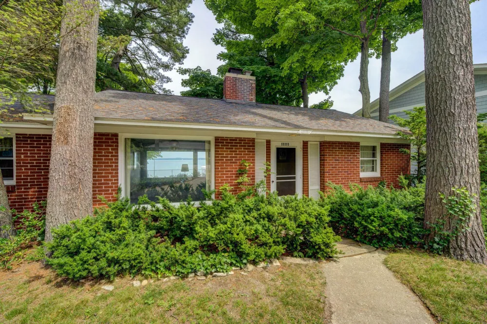 11111 S W Bayshore Drive Elmwood Charter Township, MI 49684