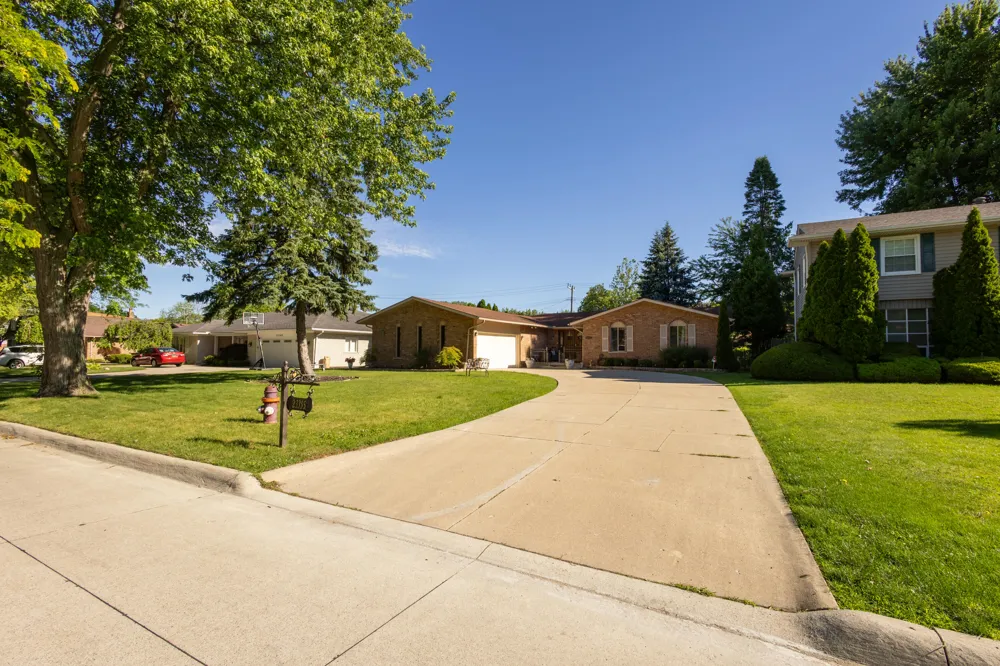 23355 Robert John Street Saint Clair Shores, MI 48080