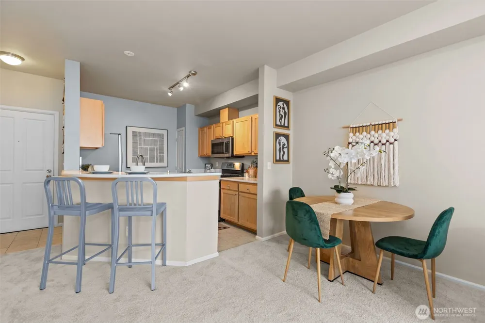 560 225th Lane NE #B202 Sammamish, WA 98074