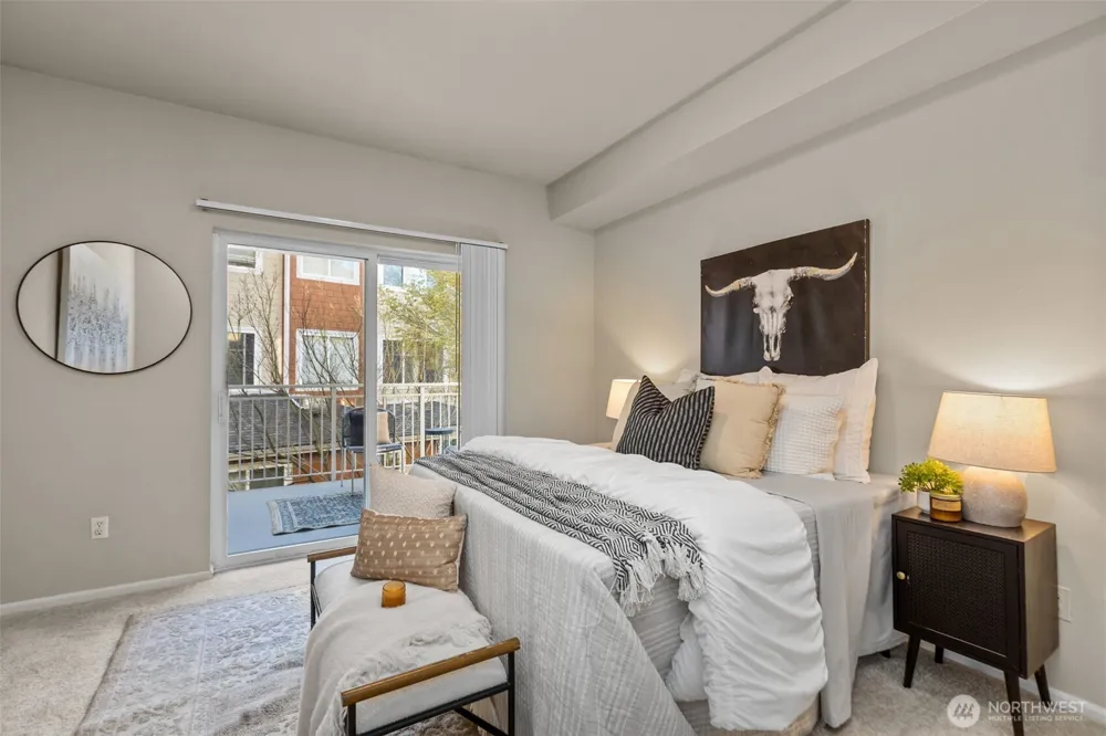 560 225th Lane NE #B202 Sammamish, WA 98074