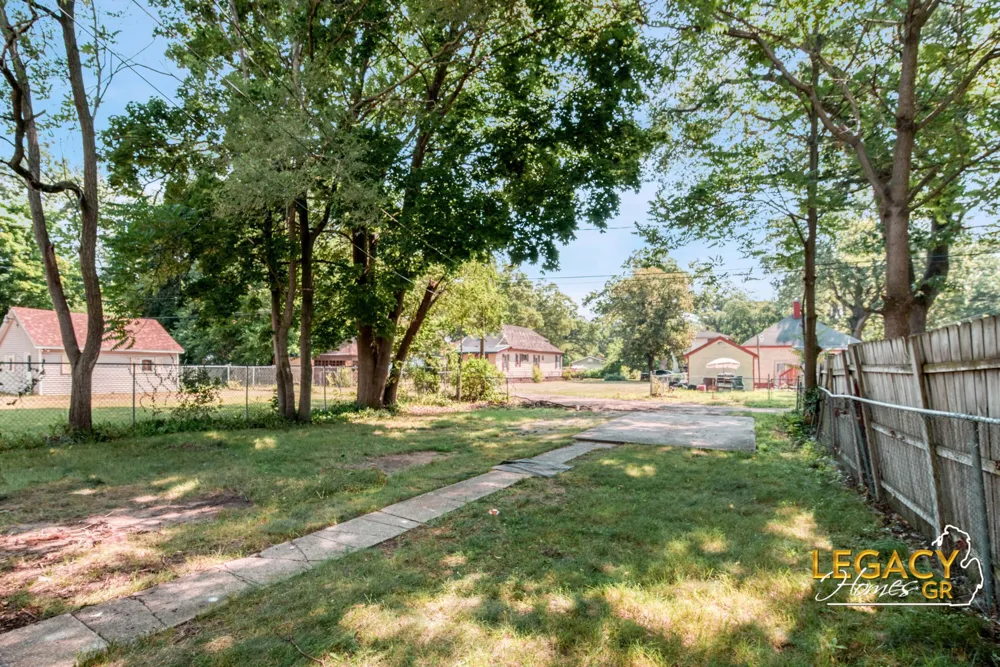 2232 5th Street Muskegon Heights City, MI 49444