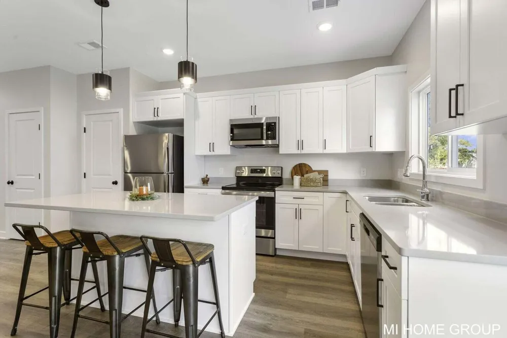 13678 Signature Drive Holland Charter Township, MI 49424