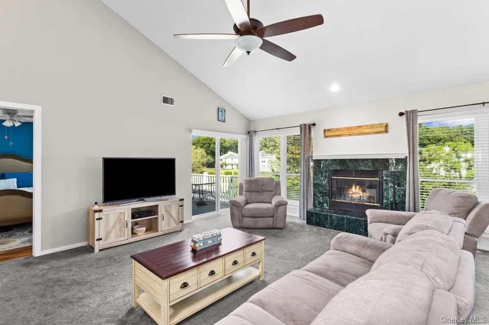 17 Lakeview Drive Manorville, NY 11949