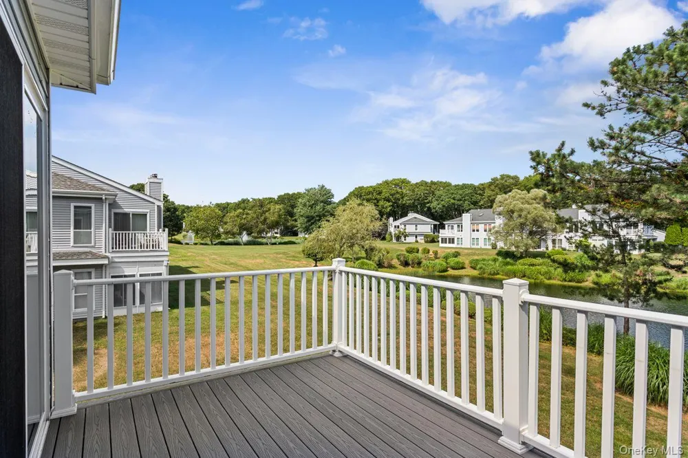 17 Lakeview Drive Manorville, NY 11949