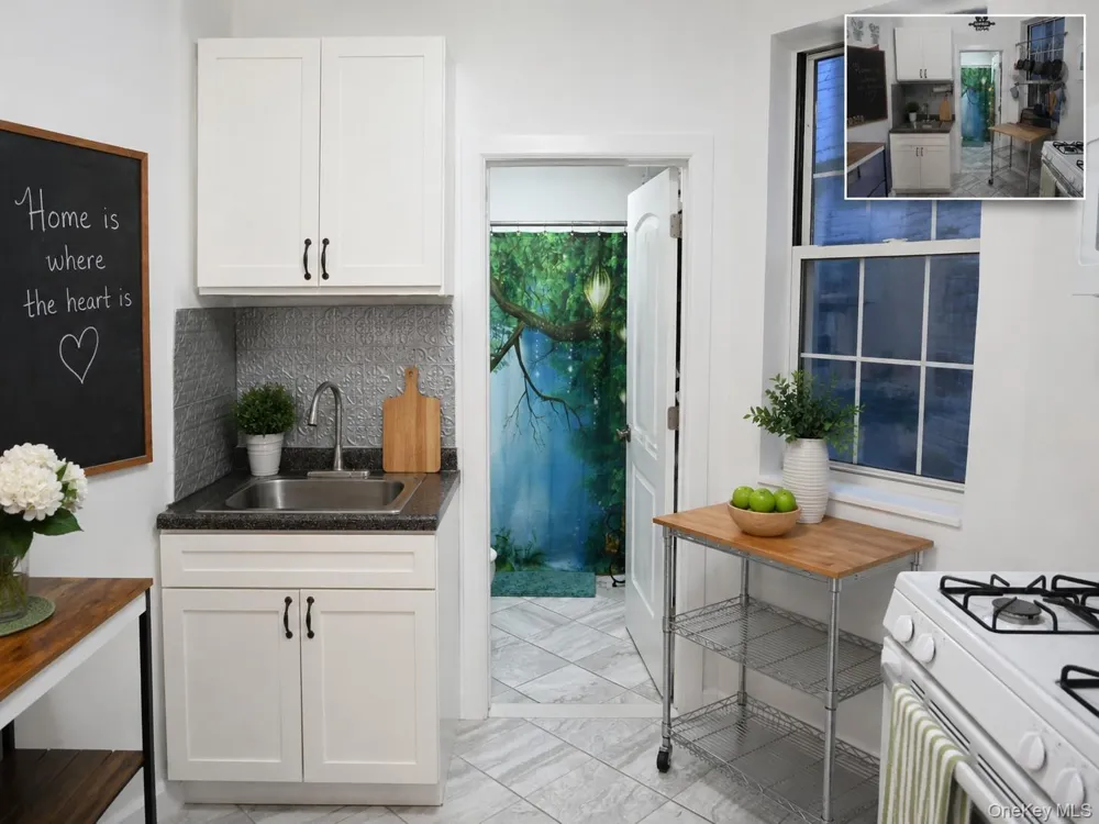 326 E 93rd Street New York (Manhattan), NY 10128