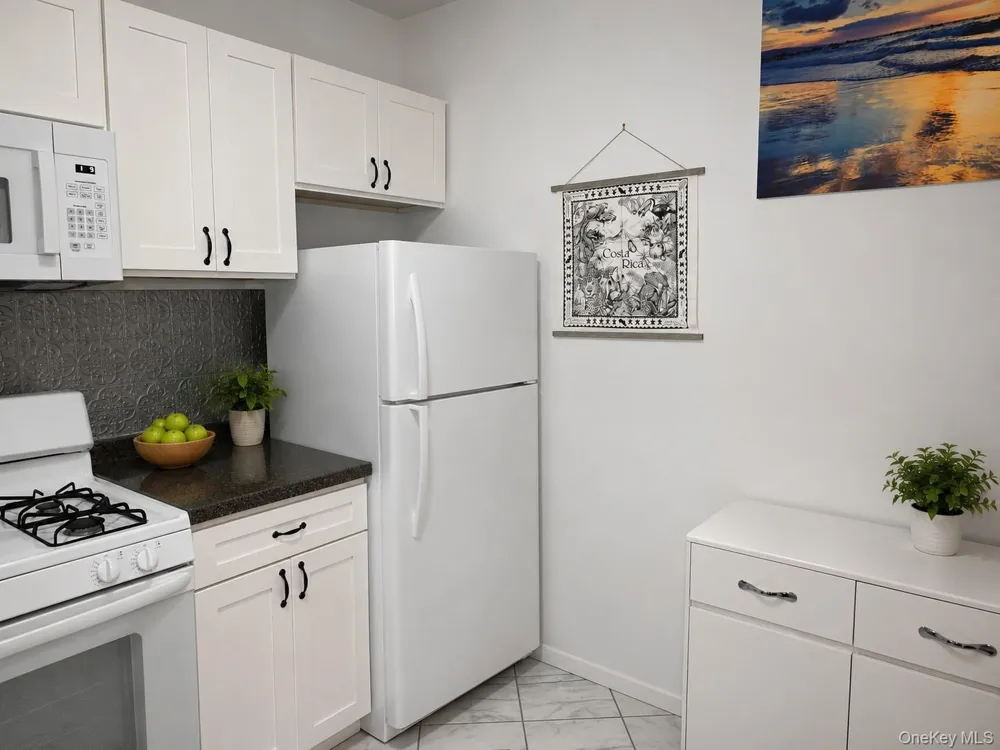 326 E 93rd Street New York (Manhattan), NY 10128